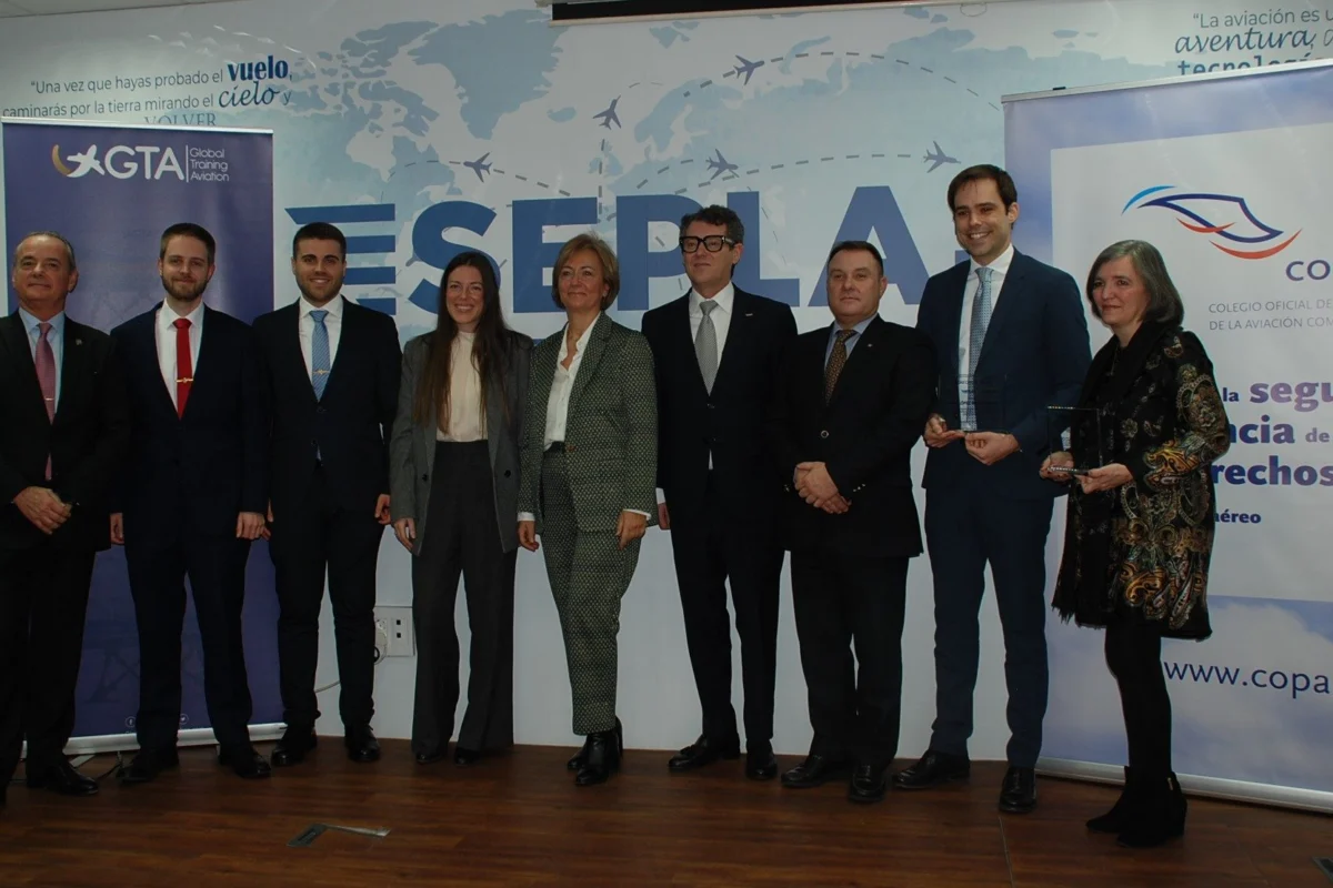 Entrega de las becas · I edición (2022) · foto 4